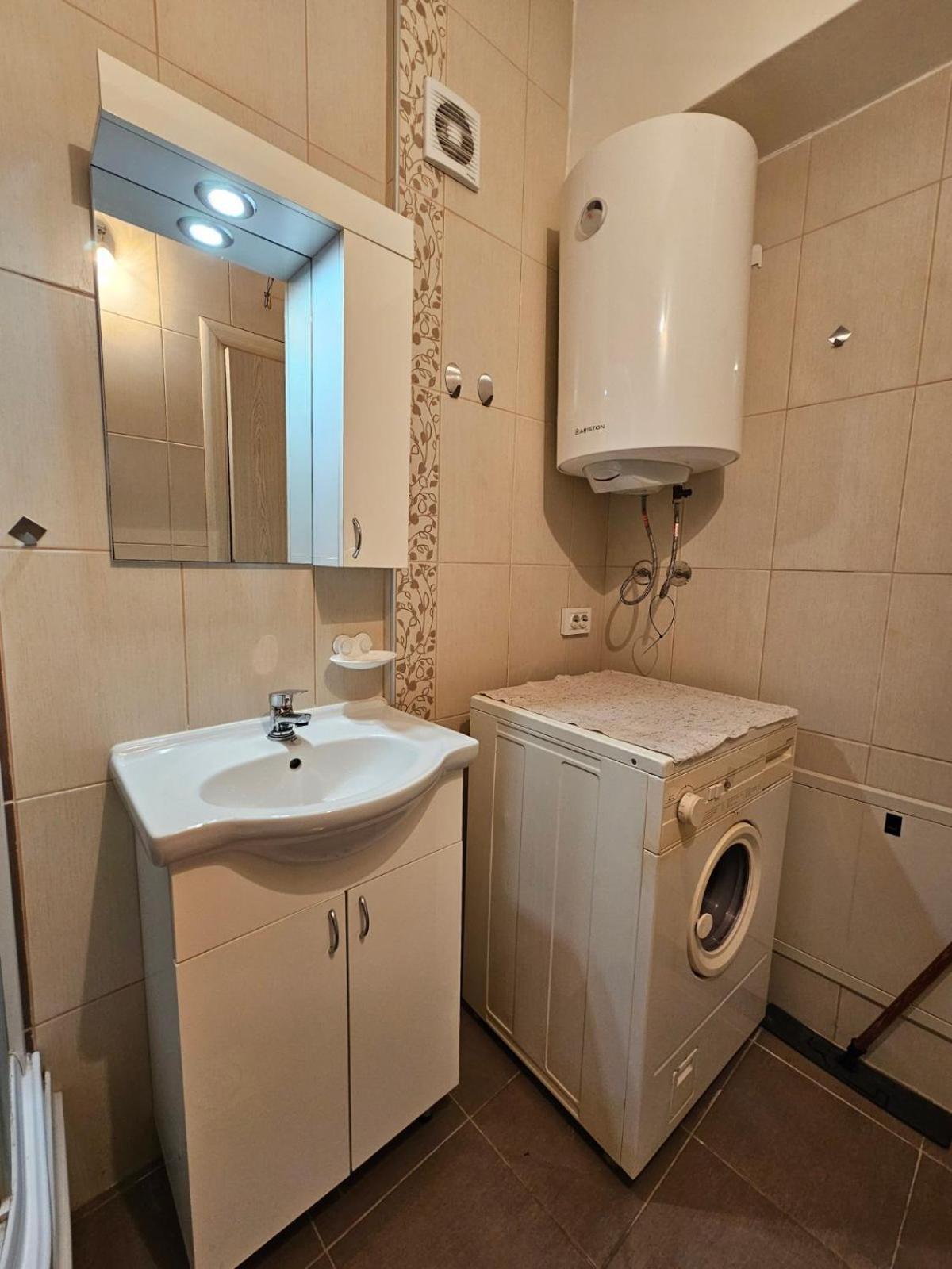 East Gate Apartment Studio Скопье Экстерьер фото